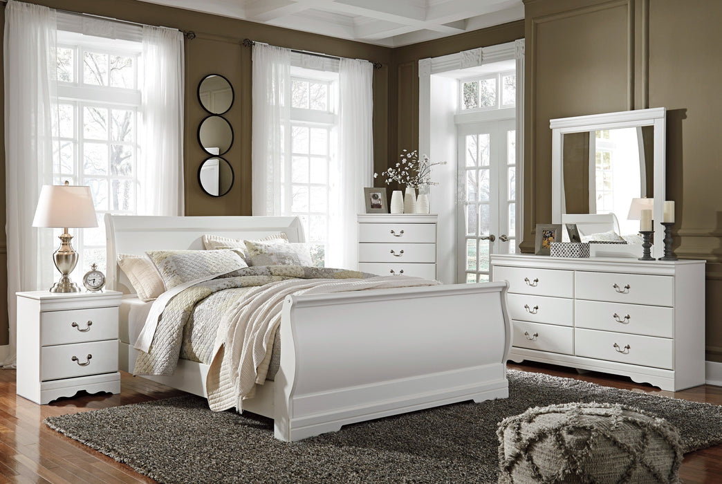 Anarasia White Sleigh Bedroom Set