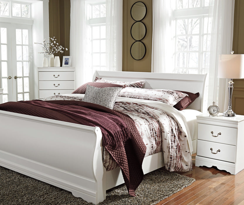 Anarasia White Sleigh Bedroom Set