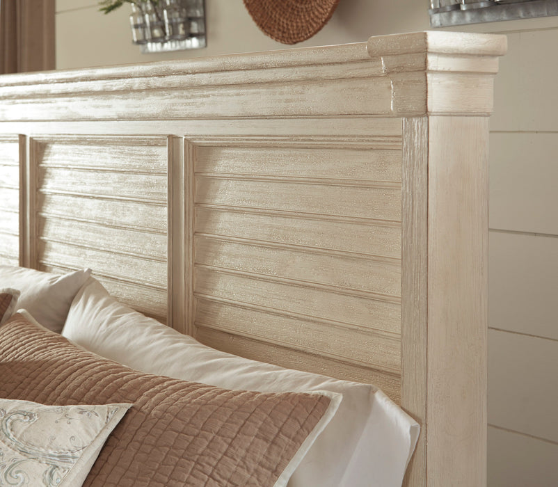 Bolanburg Two-tone Louvered Panel Bedroom Set